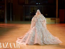 Elie Saab Haute Couture Xuân Hè 2022 lấy cảm hứng từ vườn địa đàng