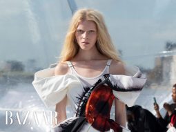 Alexander McQueen Xuân Hè 2023 và những đôi mắt biết nói