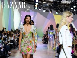Elie Saab Xuân Hè 2023: Những nữ thần mùa xuân