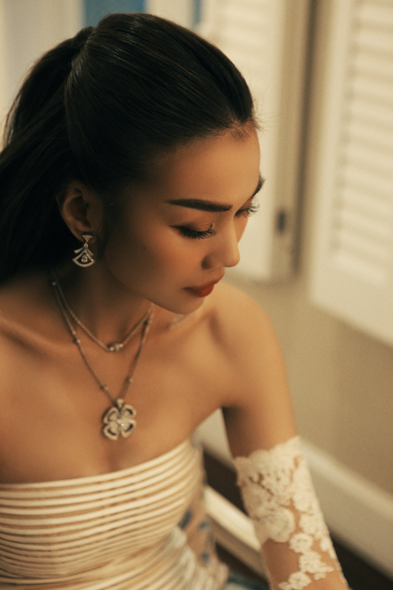 Ý nghĩa trang sức cưới của siêu mẫu Thanh Hằng