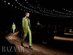 Hermès Thu Đông 2025 khai thác chất liệu nỉ