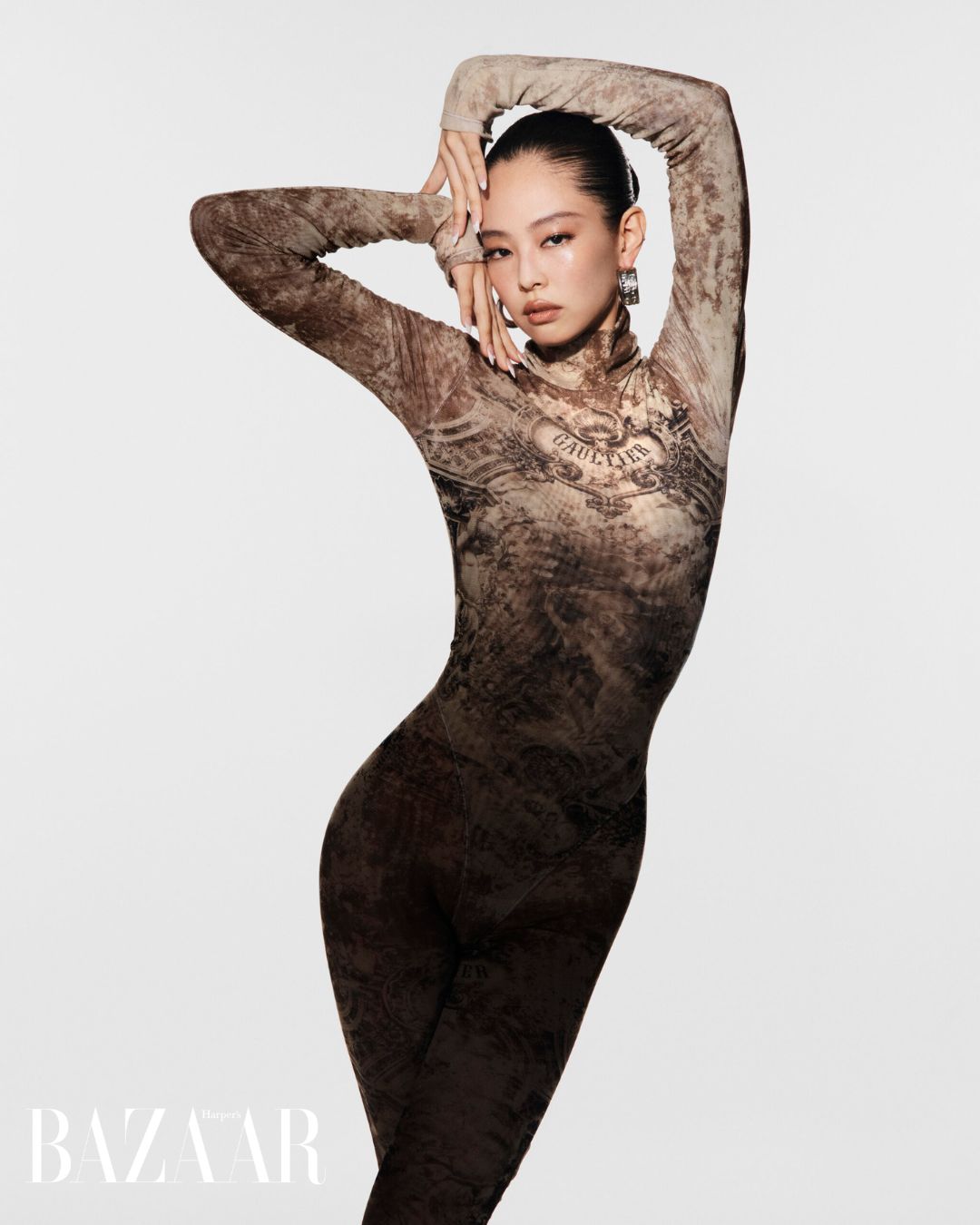 bzvn-jennie-nang-tho-jean-paul-gaultier (11)