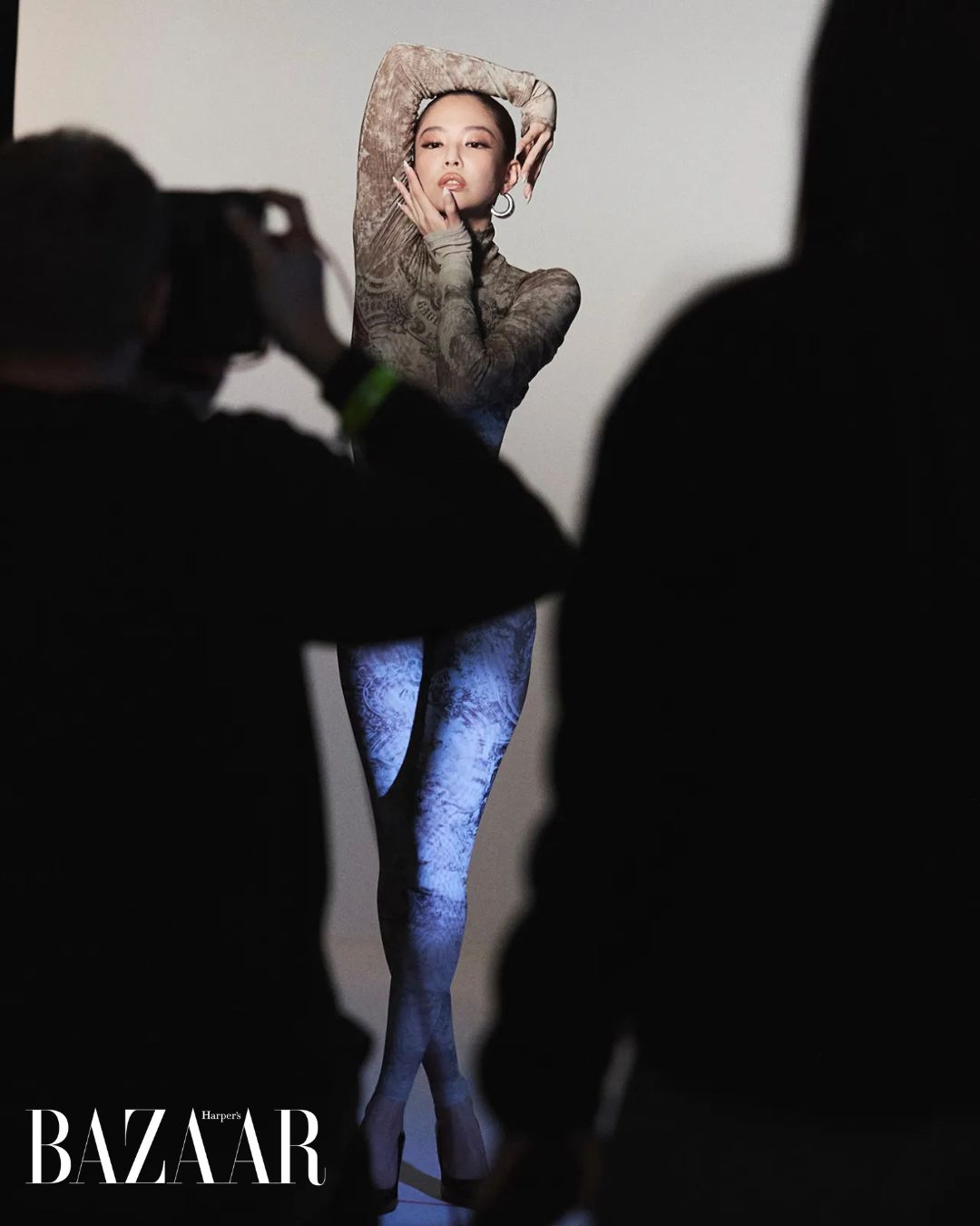 bzvn-jennie-nang-tho-jean-paul-gaultier (9)
